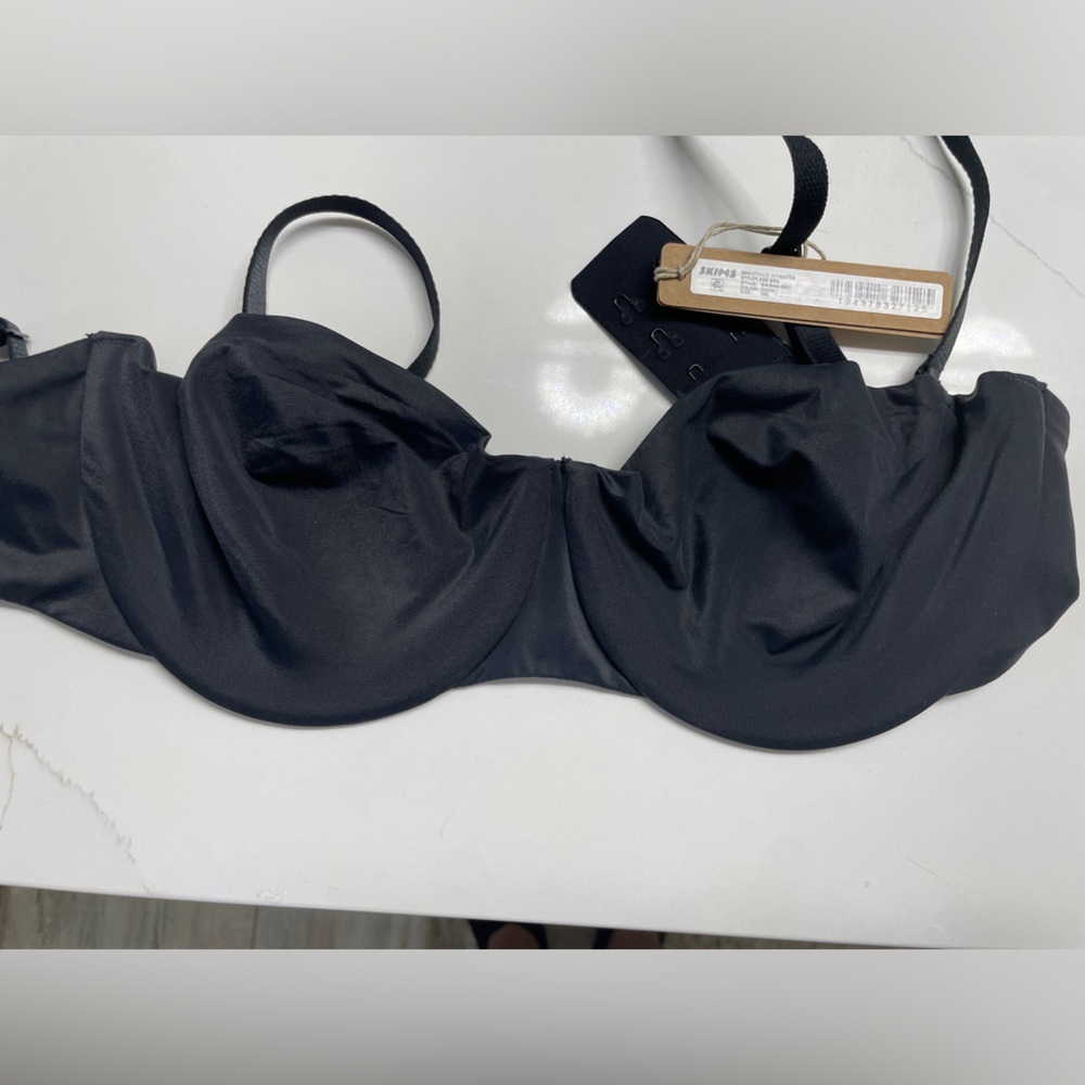 SKIMS BRA 32-C
